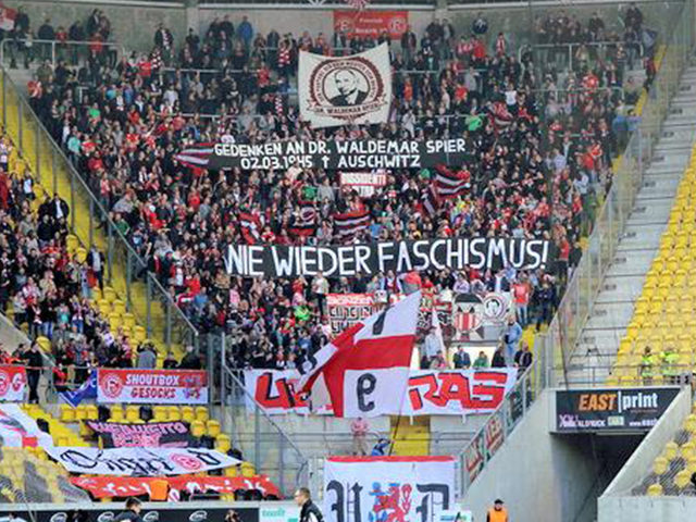 Choreo Dresden Spruchbänder in Dresden: Nie wieder Faschismus!